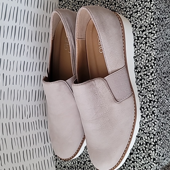 Franco Sarto Tan Loafers - Picture 4 of 6